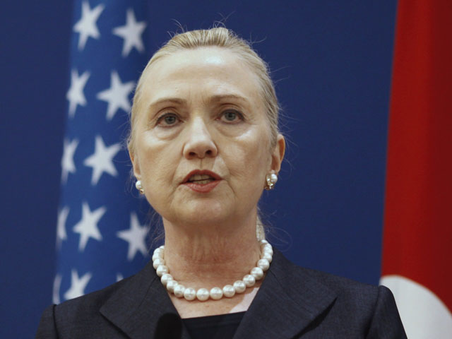Dù phải 2 năm nữa cựu Ngoại trưởng Mỹ Hillary Clinton mới thông báo liệu bà có chạy đua vào Nhà Trắng hay không, song ngay từ bây giờ Thượng nghị sĩ Claire McCaskill đã tuyên bố ủng hộ ngôi sao Đảng Dân chủ này tranh cử tổng thống Mỹ vào năm 2016. 