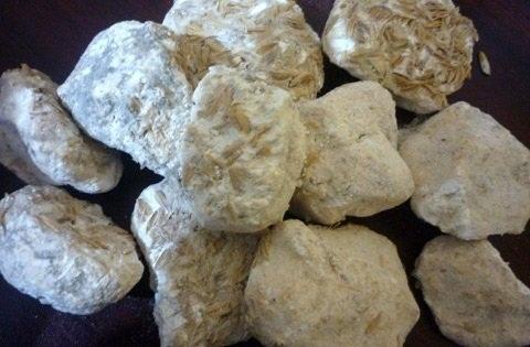 Đây là hành động rất nguy hiểm vì nếu chẳng may bị bén lửa, hậu quả sẽ vô cùng khó lường.
