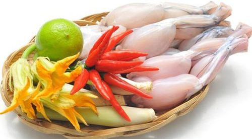 Tháng 6/2013, báo chí hải ngoại và trong nước đồng loạt đưa tin Trizzie và Bằng Kiều đã ly hôn. Không lên tiếng xác nhận về thông tin này, nhưng việc bạn bè thân thiết của hai người khẳng định, đồng thời Bằng Kiều và Trizzie mỗi người ở một nơi đã chứng minh điều đó là sự thật.