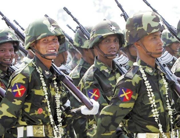 Trong khi đó, với hy vọng thắt chặt quan hệ với Myanmar cũng như ứng phó trước ảnh hưởng ngày càng tăng của Trung Quốc, Ấn Độ dự tính giúp Myanmar đóng tàu tuần duyên xa bờ và huấn luyện cho quân đội Myanmar tại các học viện quân sự Ấn Độ.
