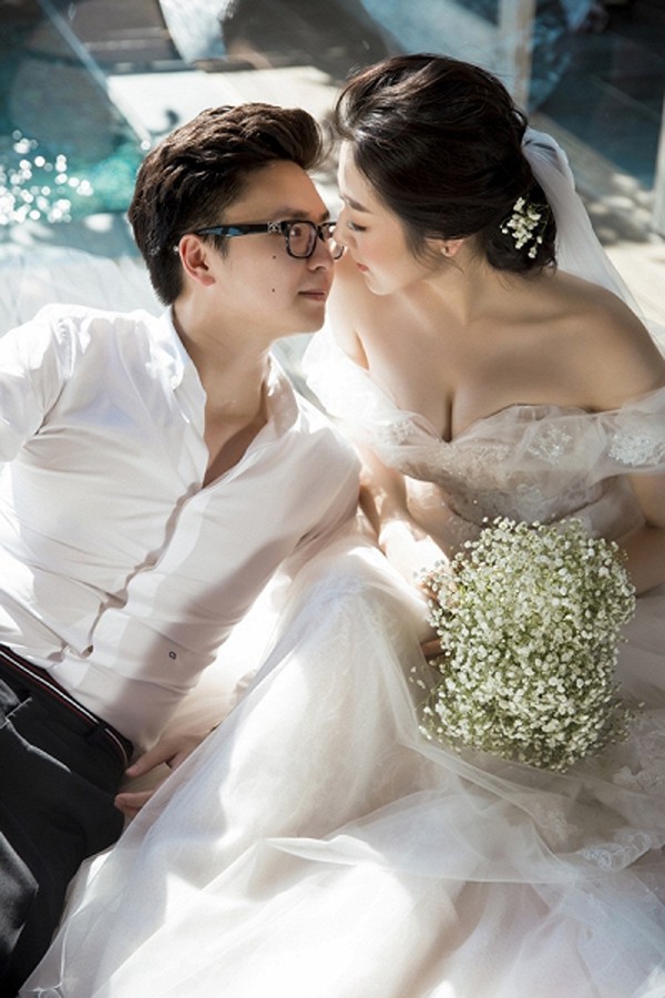 Chồng thường có những món quà lãng mạn hay những hành động quan tâm khiến Tú Anh lịm tim.    