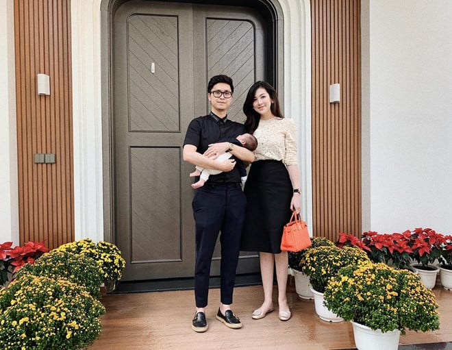 Á hậu Tú Anh cảm thấy hạnh phúc khi luôn có sự hậu thuẫn, quan tâm của chồng và gia đình 2 bên sau khi sinh con.