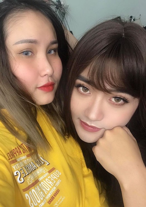 Cô gái và anh chàng người yêu sau khi make up.