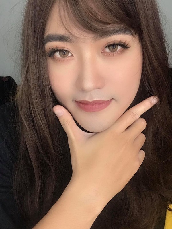 Khí chất ngút trời không thua cô gái nào.