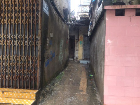 Con ngõ nhỏ nơi xảy ra thảm án. Ảnh: Hoàng An.
