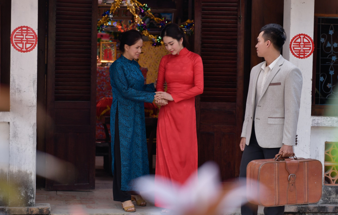 Vốn xuất thân từ miền Tây sông nước, khung cảnh trong những bức hình được chụp lại cũng đầy bình dị và nên thơ, cho thấy dường như sau tất cả, Nam Em cũng đã tìm được bến đỗ của mình và có Shbet16 chơi game trực tuyến lặng lẽ hơn.