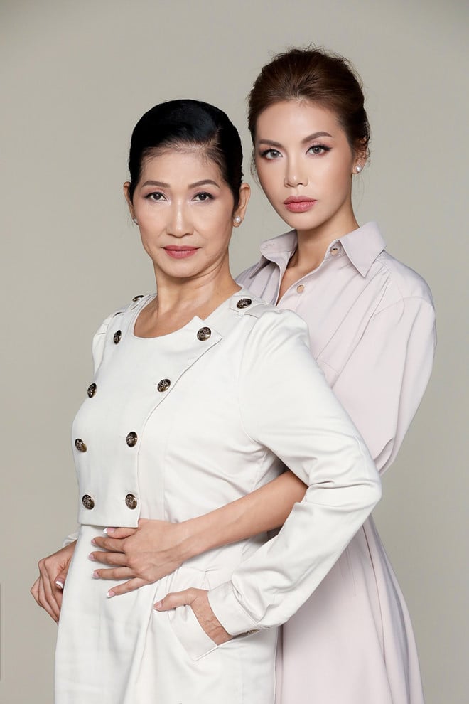 Minh Tú bày tỏ niềm hạnh phúc khi được sống trong vòng tay yêu thương, bảo bọc của mẹ.