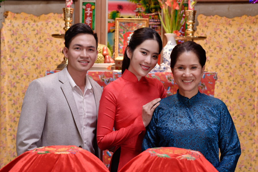 Bên cạnh đó, phía Nam Em còn cung cấp thêm hình ảnh người đẹp trong lễ cưới tại quê nhà.    