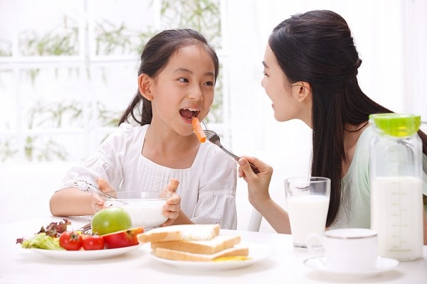 Khi bé bị viêm ruột nên cho trẻ ăn nhiều nhỏ