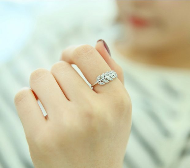 Đeo nhẫn hợp phong thủy giúp cho bạn thuận lợi trong công việc tình duyên