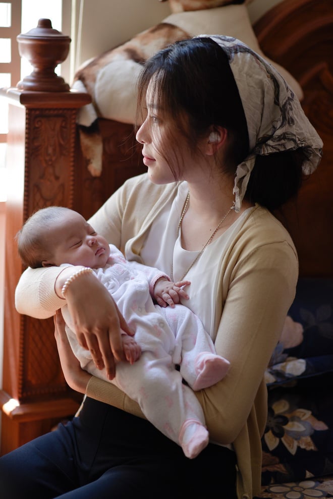 Thông qua sản phẩm, Nam Em muốn truyền tải thông điệp mọi người hãy yêu thương mẹ mình hơn và biết trân trọng người phụ nữ đã chịu nhiều hi sinh cho Shbet111 slot, casino, thể thao, xổ số, cho chồng con mà đôi khi quên luôn cả hạnh phúc của bản thân.    