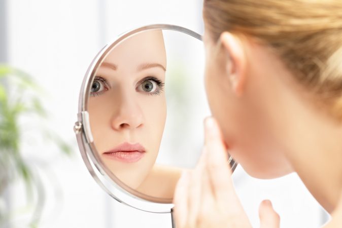 Việc soi gương hàng ngày sẽ có lợi ích rất lớn tới sức khỏe của bạn