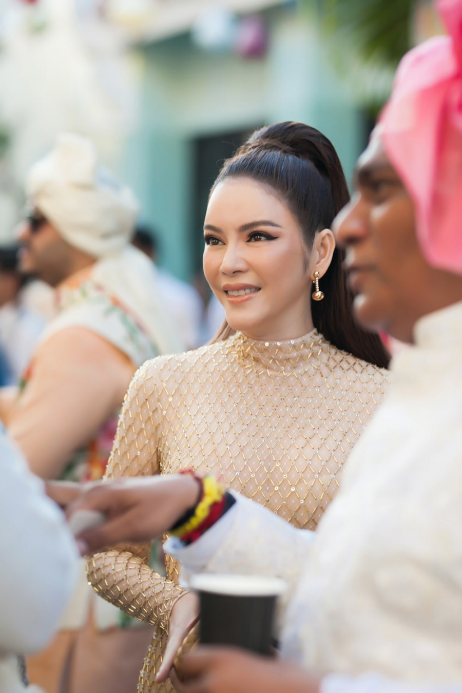 Nói về Quatrian shbet hiện đang mở của vợ chồng tỷ phú người Ấn Độ, Lý Nhã Kỳ chia sẻ: 
