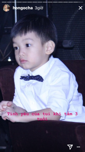 Mới đây, Hà Hồ vừa chia sẻ hình ảnh năm 3 tuổi của Subeo trên instagram cá nhân. Ai nấy đều bất ngờ vì hình ảnh này cho thấy một Subeo bụ bẫm với đôi gà má phụng phịu, đôi mắt trong sáng và cử chỉ hơi bẽn lẽn.    Ngay sau đó, Hà Hồ lại đăng tiếp đoạn story quay lại khoảnh khắc Subeo ở thì hiện tại đang bắn tiếng Anh như gió với mẹ. Cậu nhóc ngày nào nay cao lớn, gầy nhom nhưng lại mạnh dạn và tự tin hơn trước rất nhiều. Có lẽ vì được giáo dưỡng trong môi trường học quốc tế nên Subeo nói tiếng Anh giỏi hơn cả tiếng Việt. Cậu bé cũng thường xuyên tham gia các hoạt động ngoại khoá cùng bạn bè nên tính cách cũng dạn dĩ hơn.    