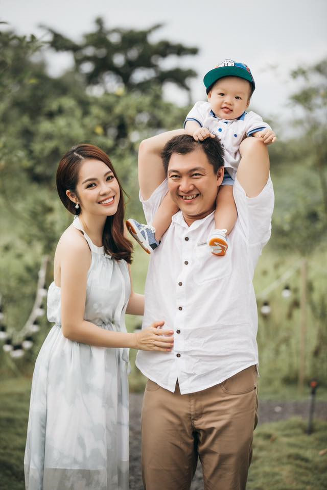 Gia đình hạnh phúc của Dương Cẩm Lynh trước khi hai vợ chồng ly hôn.