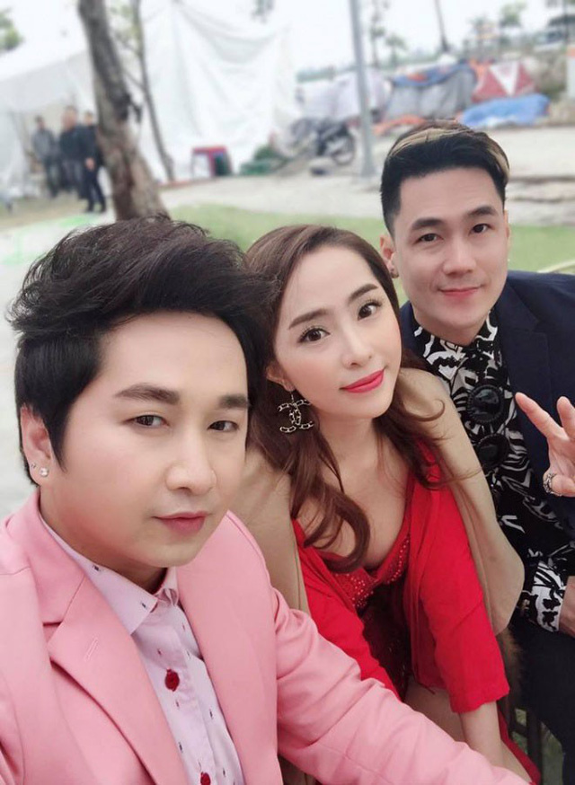 Sau nhiều năm không gặp, Quỳnh Nga hội ngộ với Khánh Phương trong một sự kiện.    
