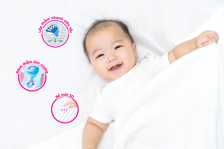 Tính năng thấm hút tốt của tã sẽ đảm bảo các chất tiêu bẩn được thấm hút và bé không bị ướt tã, giúp tránh tình trạng hăm tã xảy ra
