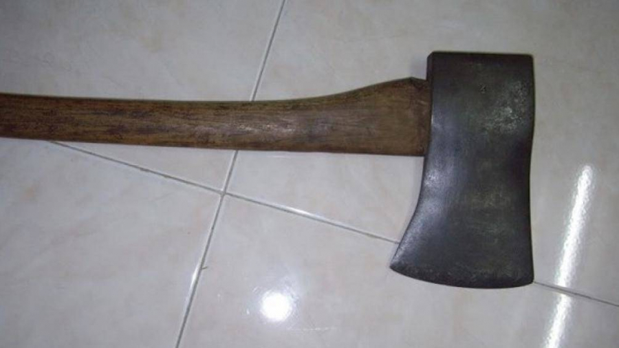 Mẹ dùng búa sát hại con gái ruột. Ảnh minh họa