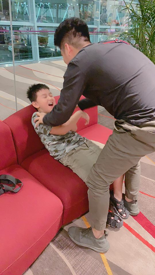 Cả hai vui vẻ bên nhau