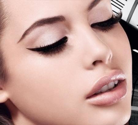 cach-ke-eyeliner-dep