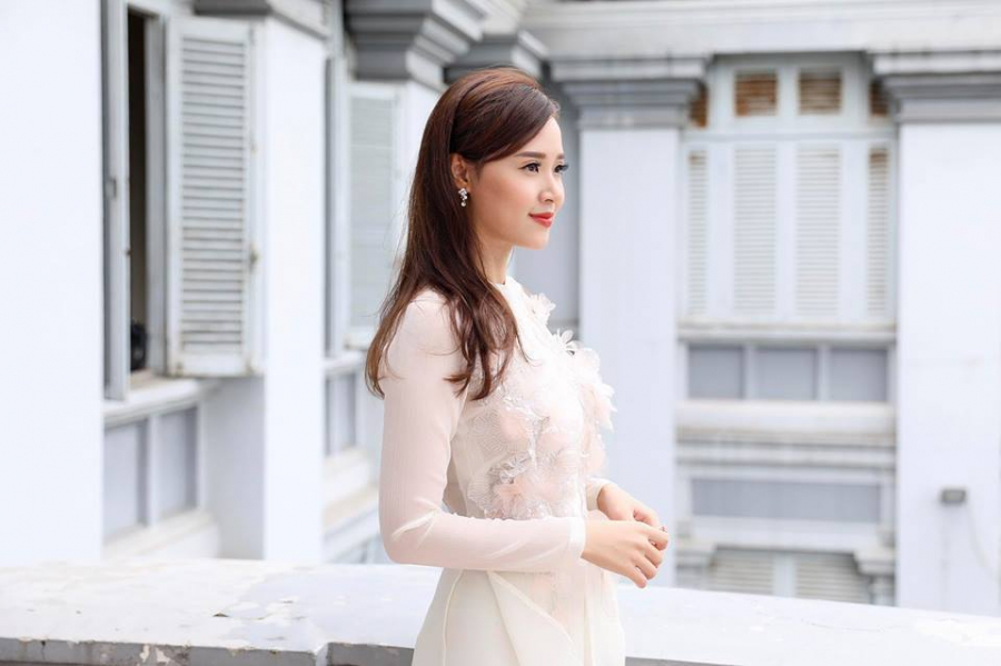 Midu thường gắn liền với hình ảnh dịu dàng, thướt tha trong những Shbet999 com đăng nhập kín đáo.