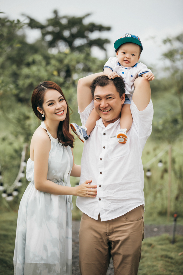Dương Cẩm Lynh chia sẻ sau khi chia tay cô và nhà sản xuất phim Phạm Việt Anh Khoa vẫn xem nhau là bạn bè, thỉnh thoảng đi chơi chung.