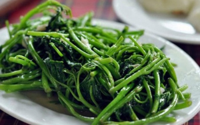 Rau muống ngon có màu xanh mướt bắt mắt