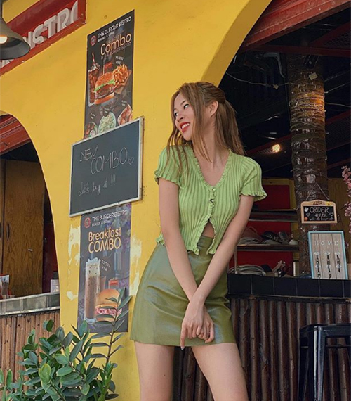 Phí Phương Anh cực khéo chinh phục tông xanh lá - gam màu siêu kén và dễ bị 