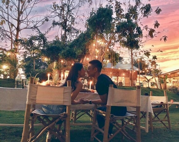 Tâm Tít cùng chồng đi du lịch tại Thái Lan. Cô cũng không quên nói lời ngọt ngào dành cho chồng.    
