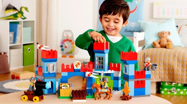 Chọn đồ chơi cho con phù hợp lứa tuổi