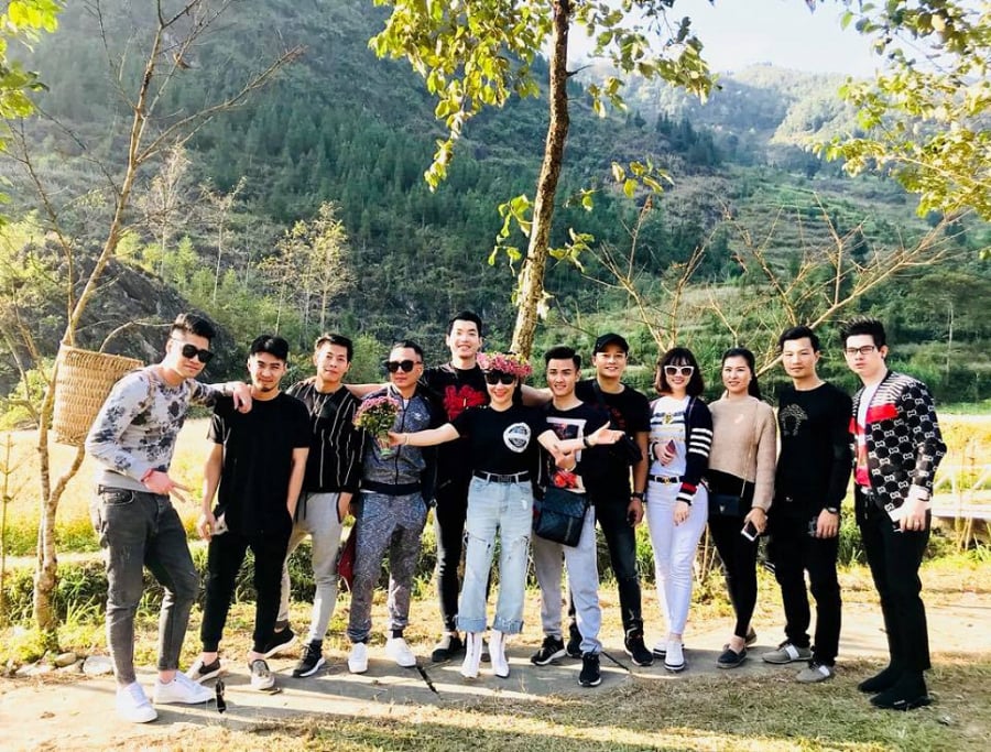 Trước khi chính thức về chung một nhà, Trương Nam Thành và Thu Huyền vẫn thường xuyên khoe ảnh đi du lịch nhiều nơi, không ngần ngại công khai tình tứ nơi đông người. 