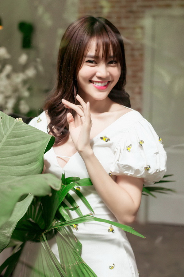 Ninh Dương Lan Ngọc bất ngờ bị Trấn Thành phanh phui: 'Cô ấy rất thoải mái thay đồ trước mặt đàn ông'.  
