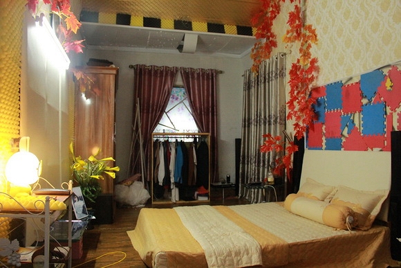 Phòng tân hôn của cặp đôi cũng vô cùng đơn giản