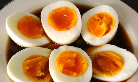 Không nên luộc lại trứng đã luộc ăn thừa