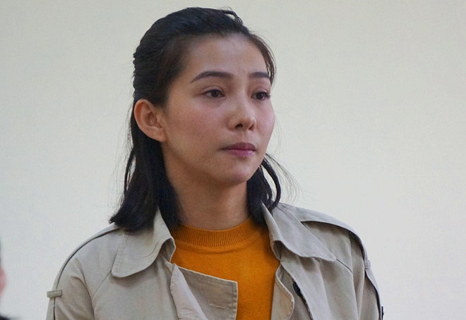 Hình ảnh diễn viên Lưu Đê Ly tại tòa.