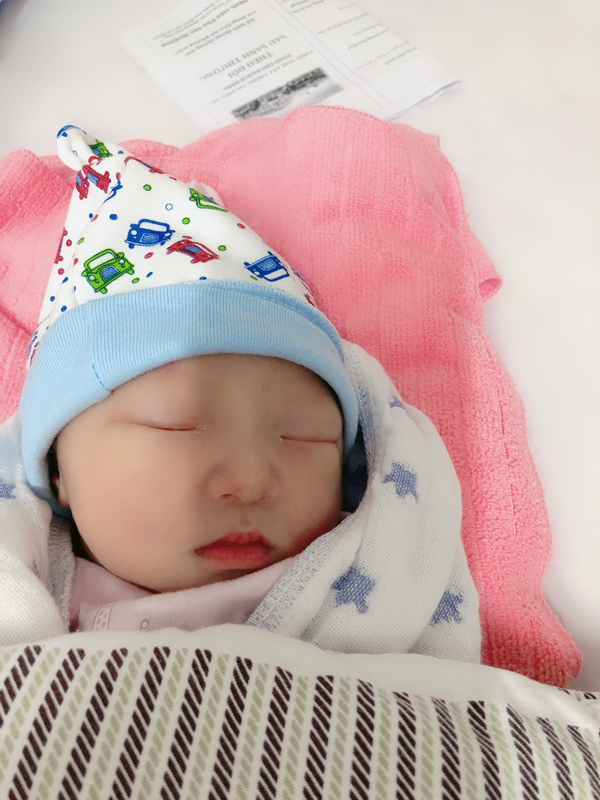 Con trai của Lâm Chấn Huy khá kháu khỉnh bụ bẫm 