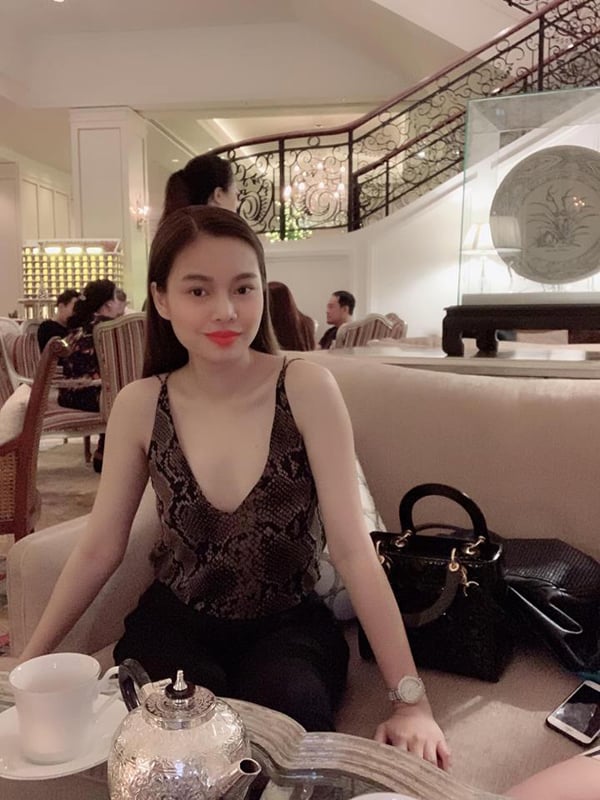 Sau khi sinh Giang Hồng Ngọc vẫn đẹp mặn mà