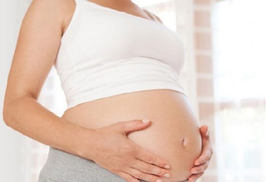 Xoa bụng nguy cơ sinh non ở mẹ bầu