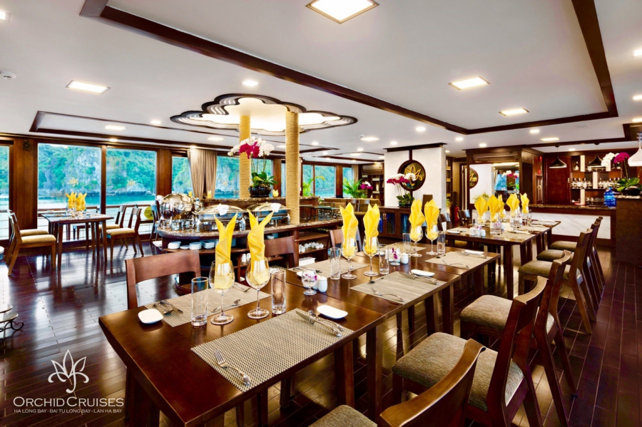 Nhà hàng sang trọng, hiện đại – nơi biến mỗi bữa ăn của bạn thành một bữa tiệc nghệ thuật ẩm thực