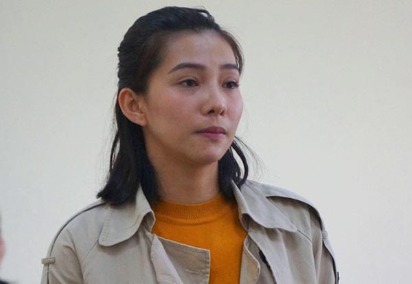 Hình ảnh Lưu Đê Ly ở tòa án.