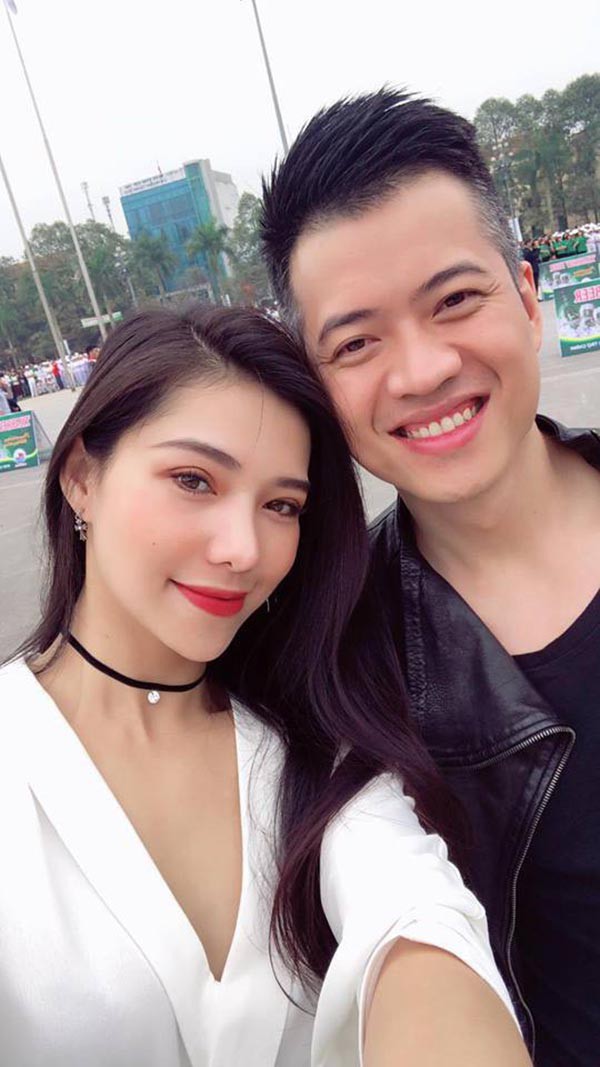 Hình kỉ niệm của Lưu Đê Ly và DJ Huy DX.    