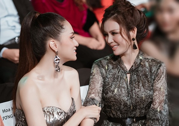 ly-nha-ky-than-thiet-voi-huong-giang-trong-su-kien-bb-baaadnmw8p