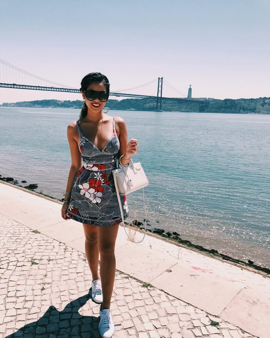 Hot girl sinh năm 1997 thường xuyên khoe ảnh đi du lịch khắp nơi trên thế giới. 