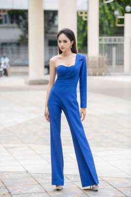  Thực sự Giang vẫn ăn uống đầy đủ chứ không hề ép cân hay nhịn ăn để giảm cân. Tùy vào khẩu phần ăn của Giang, thường thì mỗi ngày chỉ ăn ức gà luộc, rau luộc, trái cây... và hoàn toàn nói không với những chất có tinh bột nên Giang luôn muốn giữ cho mình một vóc dáng chuẩn nhất, duy trì và kiểm soát được cân nặng của mình, hoa hậu cho biết.