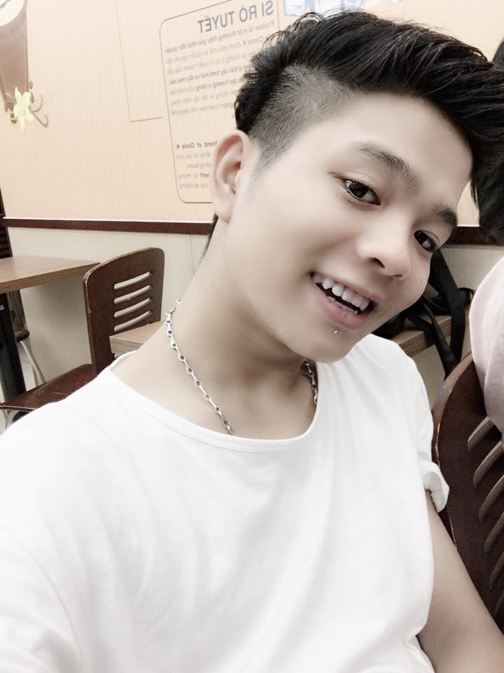 Quang Anh càng lớn càng đẹp trai hơn.