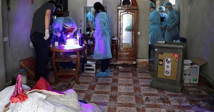 Cơ quan chức năng khám xét nhà của vợ chồng Bùi Văn Công.