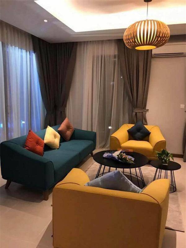 Căn nhà khá sang trọng màu sắc bắt mắt