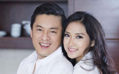Ca sĩ Lam Trường và vợ Yến Phương.      