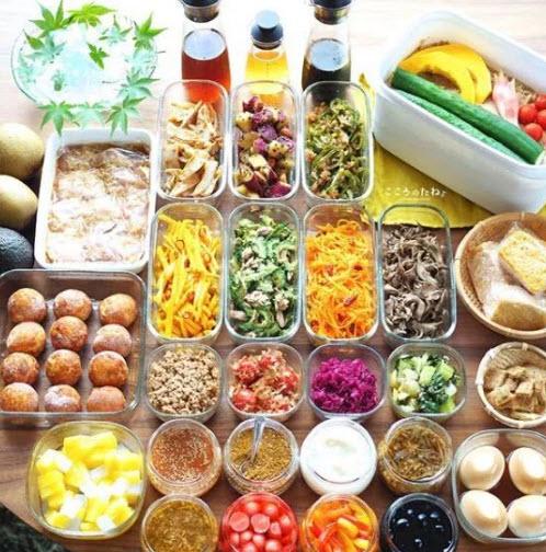 Mâm cơm đẹp mắt đầy đủ dinh dưỡng 