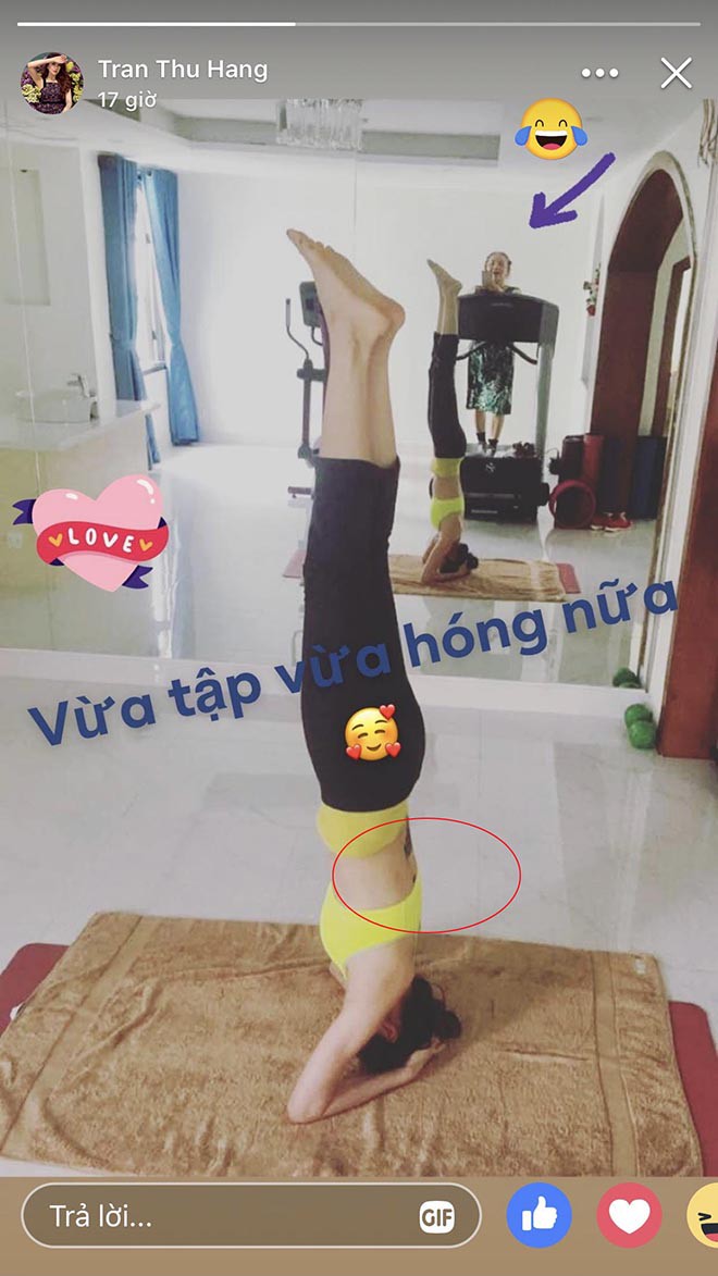Hình ảnh để lộ hình xăm ở lưng Thu Hằng mới chia sẻ.